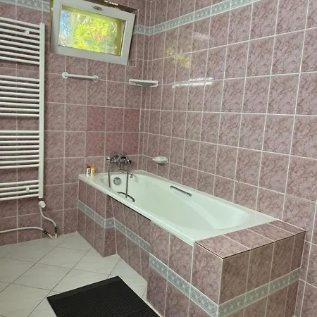 Gazde/Camere de închiriat Estike Tiszafüred